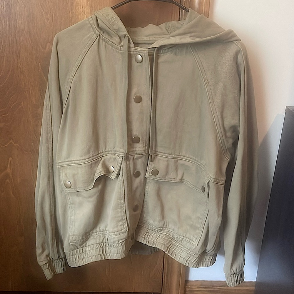 Forever21 green jacket with bronze buttons size medium